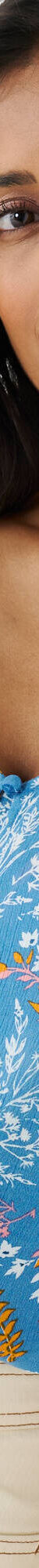 Bloes met knoopsluiting en bloemenprint, crepon (blauw) Bloes met knoopsluiting en bloemenprint, crepon (blauw)